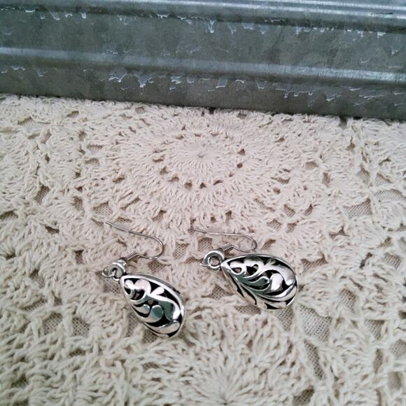 Women's Fashion Hollow Teardrop Dangle Earrings Antique Silver Tone - Picture 4 of 8